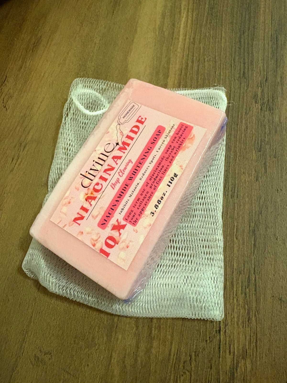 Divine Niacinamide Deep Cleansing Whitening Soap